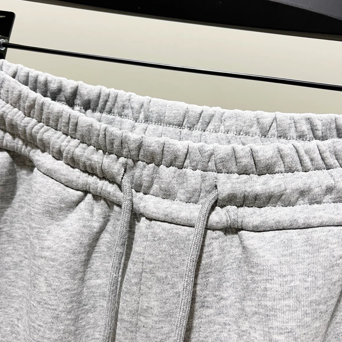P260 chromehearts/Chrome Hearts selected 400g customized fabric sweatpants, patched horseshoe Sanskrit cross ✝️LOGO embroidery🪡 process, official synchronization, 1:1 original mold opening, fashionable personality, versatile trend, pure original quality, original washed fabric, tag, collar label, washed wheat, three complete labels, color: black, gray. Size: M-3XL